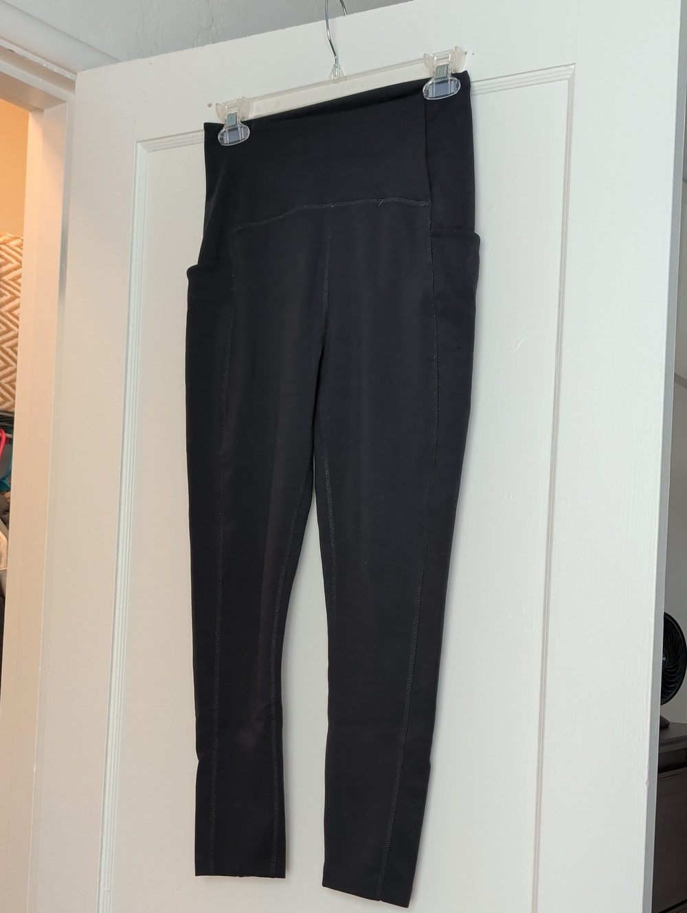 Beyond Yoga Black High-Waist Sculpting Leggings with Side Pockets